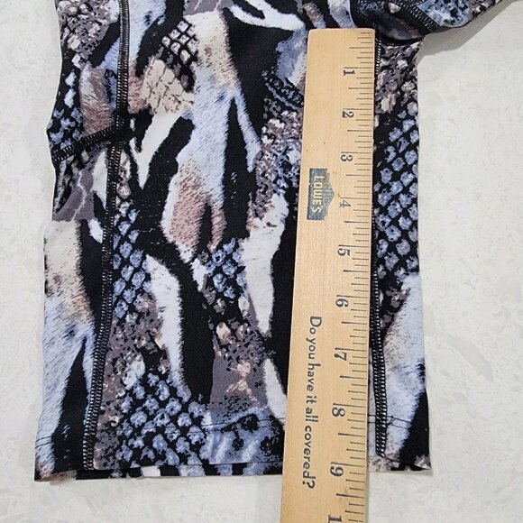 Calvin Klein Shorts Women's Abstract Animal Print‎ Bike Shorts High Rise S - Picture 9 of 9